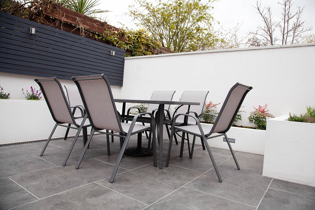 Porcelain Patio Penge